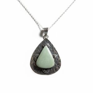 Elegant Silver and Green Pendant Necklace